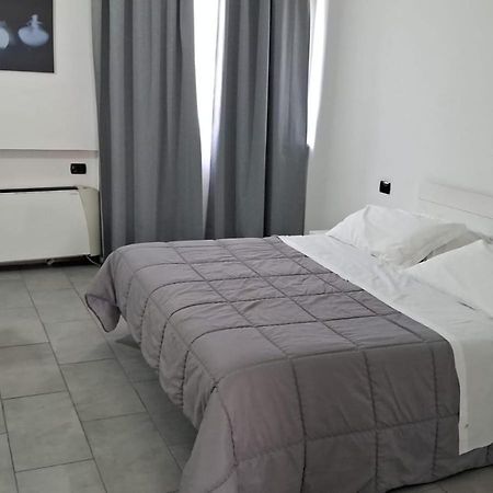 Hotel Quadrifoglio Castello di Cisterna Esterno foto